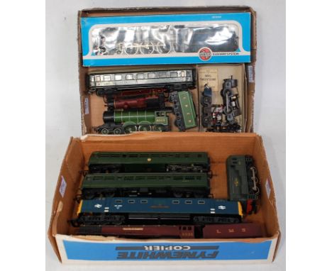 Mixed model railways Hornby Dublo 'Duchess of Atholl' (F), Airfix BR 'Royal Scot' engine and tender (FG-BG), 4 other locomoti