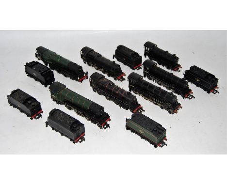 Tray containing 6 engines and tenders by Bachmann and others BR green class V2, 2x class B1, class J39, 2x BR 4MT (all G) and