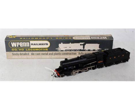A Wrenn Railways W2240 class 8F engine and tender LNER gold/red shaded lettering, with instructions (G-BF)