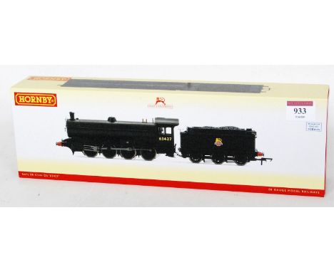 A Hornby R3542 BR black early logo class Q6 0-6-0 engine and tender (M-BM)