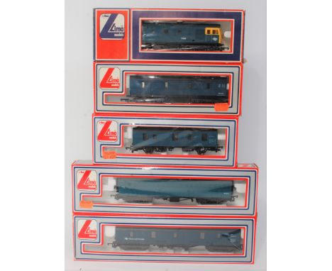 A Lima BR blue class 33 diesel locomotive D6524 (G-BG) and 4 various blue parcels coaches (G-BG)
