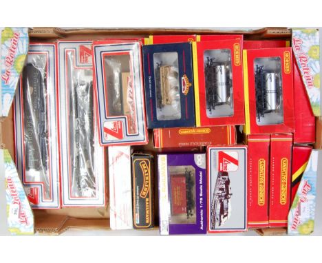 Large tray containing boxed 19 goods wagons by Hornby, Dapol, Lima and Mainline (G-BG)
