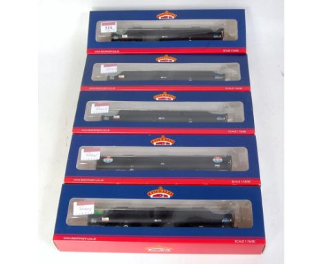 5 Bachmann 100 ton TEA bogie tank wagons, 4x 38-220A BP black and 1x 38-222 Amoco black (M-BM-NM)