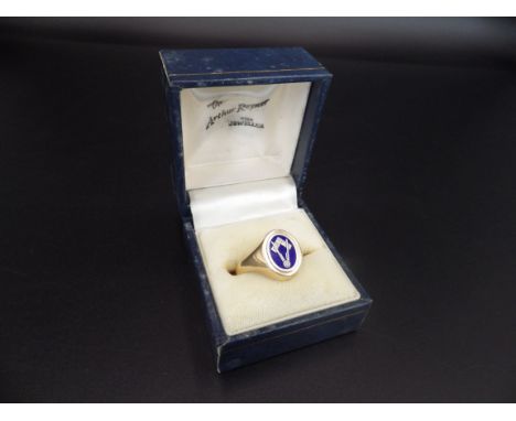 9ct hallmarked gold reversible Masonic ring, size W, 4.24g total weight  