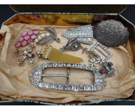 Vintage jewellery and shoe buckle