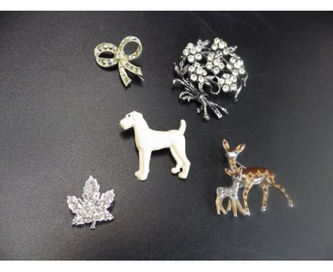 5 vintage brooches - to include marcasite, a plastic Airedale terrier and an enamel and marcasite Doe and Fawn.