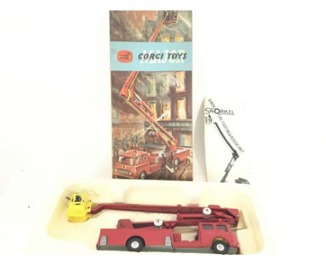 A Boxed Corgi Simon Snorkel #1127.