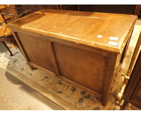 Large vintage wood blanket box with lift out shelf L: 94 cm 