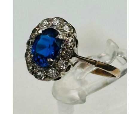 A 9ct gold blue stone fashion ring, approximate size R and weight 2.5g