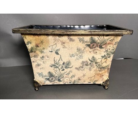 A vintage table top planter florally decorated on lions paw feet (H22cm W34cm D21cm)