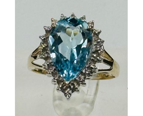 A 9ct gold pear shaped bluestone fashion ring, approximate weight 3.4g and size P