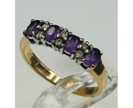 A 9ct gold fashion ring with an approximate weight of 2.4g and size M