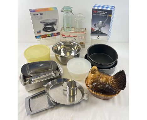 A box of vintage kitchenalia. To include ceramic hen egg basket by Kingston Pottery, Hull. Lot also includes vintage Tupperwa