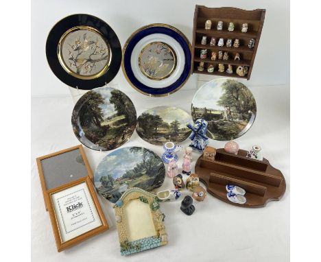A collection of assorted ceramics to include a set of ceramic 'Friends of the Forest' thimbles, boxed Royal Doulton collector