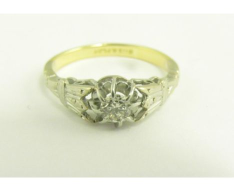 A DIAMOND RING, IN GOLD, MARKED 18CT PLAT, 3.1`G