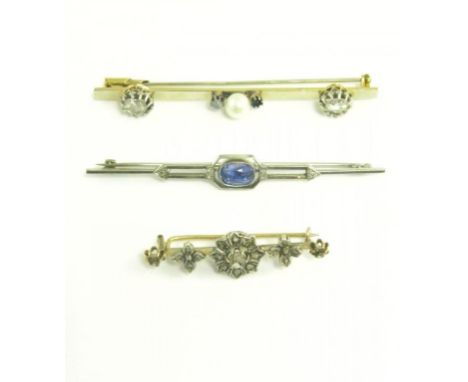 THREE DIAMOND AND OTHER BAR BROOCHES, 12.9G