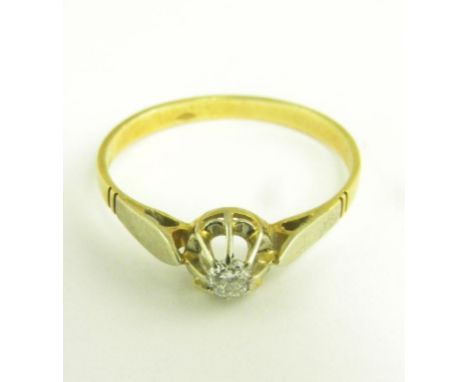 A DIAMOND RING, IN GOLD, MARKED 750, 2.1G