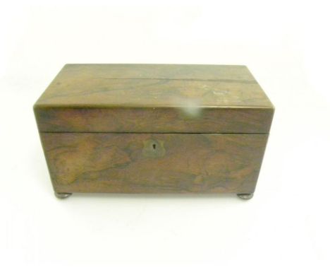 A VICTORIAN ROSEWOOD TEA CADDY WITH DIVIDED INTERIOR
