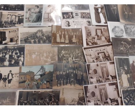 A quantity of mainly early 20th century postcards, some referring to Little Wooden Huts, the attraction The Joy Wheel, roller