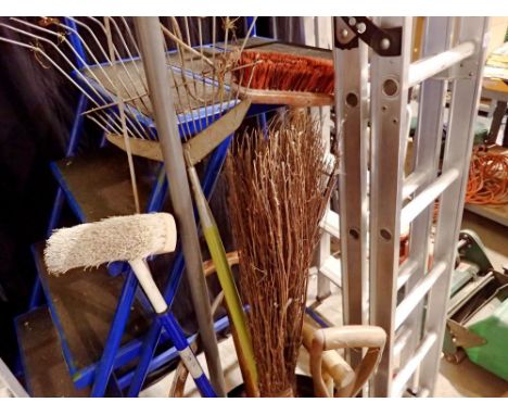 Bin of mixed garden tools, bin is not included in this lot. Not available for in-house P&amp;P 