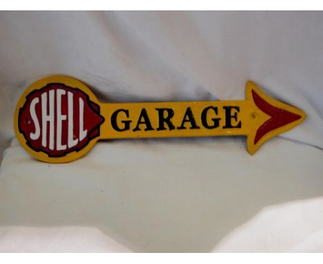 Cast iron Shell garage arrow, W: 40 cm. UK P&amp;P Group 2 (£20+VAT for the first lot and £4+VAT for subsequent lots) 