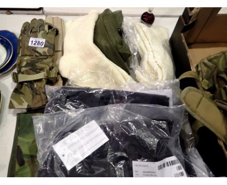 Mixed new British Army items including ECW socks. UK P&amp;P Group 2 (£20+VAT for the first lot and £4+VAT for subsequent lot