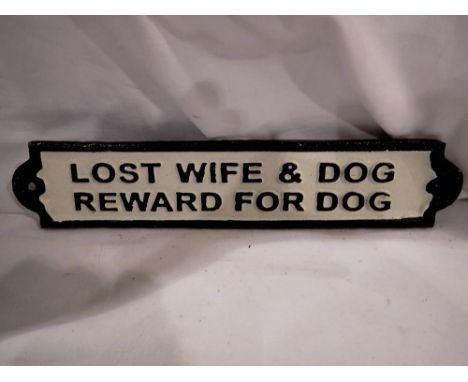 Cast iron Lost wife and dog plaque, W: 25 cm. UK P&amp;P Group 1 (£16+VAT for the first lot and £2+VAT for subsequent lots) 