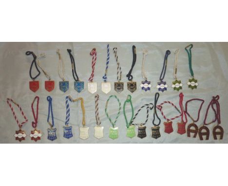 Approx 30 enamel horse racing badges for Catterick races dating from 90's-2000's
