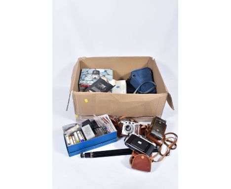 A TRAY CONTAINING DIGITAL AND FILM CAMERAS including a Pentax MZ-50 Film SLR with a 35-80mm f4 lens all in boxes with outer p