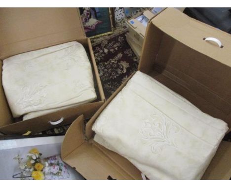 Two curtains, two Roman blinds and two voile curtains 