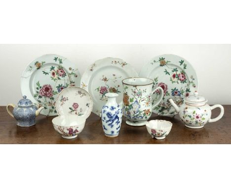 Group of piecesChineseto include a Cau Mau shipwreck teapot, a famille rose teapot, three famille rose plates, a famille rose