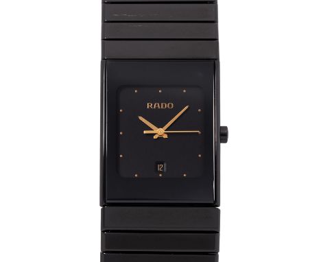 RADO Diastar Damenuhr Ref. 111.0348.3.017. Box und Papiere. Keramik. Quarzwerk, funktionsfähig, Werk läuft. Schwarzes Zifferb