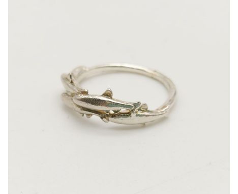 Alex Monroe shoal of fish ring. Weight 2g.  Size L. 