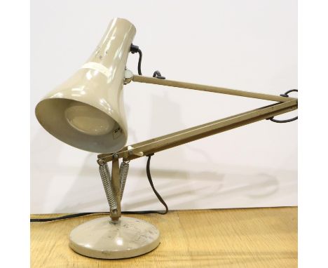 Anglepoise Lighting Limited model 90 anglepoise lamp with base, extended H: 87 cm. All electrical items in this lot have been