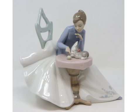 Nao figurine, Playing With Kitty, 1355, H: 22 cm, no cracks or chips. P&amp;P Group 3 (£25+VAT for the first lot and £5+VAT f