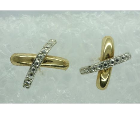 Pair of 9ct gold earrings, H: 18 mm, 0.9g. P&amp;P Group 1 (£14+VAT for the first lot and £1+VAT for subsequent lots) 