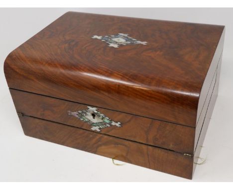 Mahogany inlaid writing slope, 30 x 22 x 15 cm, small loss to left side of the box, surface/scratch marks are visible through