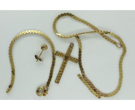 Mixed 9ct gold scrap including a cross pendant, combined 5.5g. P&amp;P Group 1 (£14+VAT for the first lot and £1+VAT for subs