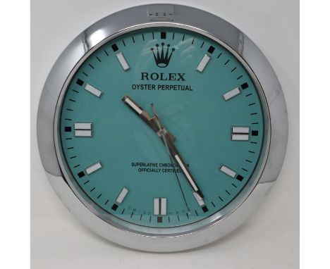 Dealers wall clock with sweeping movement, working at lotting. Not available for in-house P&amp;P 