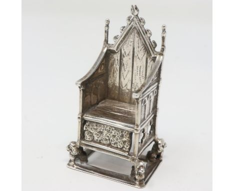 Small hallmarked silver throne, London assay, maker CS&amp;FS, H: 60 mm, 23g. P&amp;P Group 1 (£14+VAT for the first lot and 