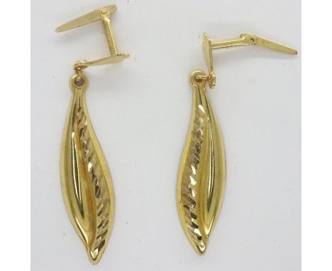Pair of 9ct gold drop earrings, drop H: 30 mm, 0.5g. P&amp;P Group 1 (£14+VAT for the first lot and £1+VAT for subsequent lot