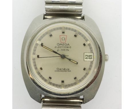 OMEGA: gents steel cased geneve electronic chronometer with date aperture, on expanding bracelet, not working at lotting. P&a