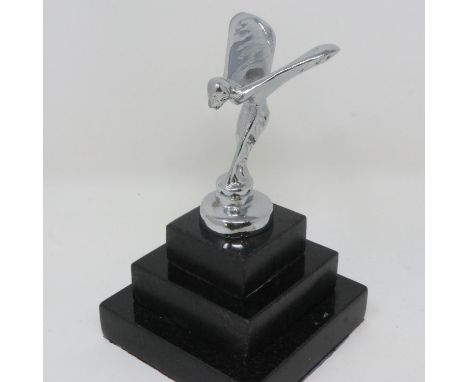 Chrome Spirit of Ecstasy on marble base, H: 12 cm. P&amp;P Group 1 (£14+VAT for the first lot and £1+VAT for subsequent lots)