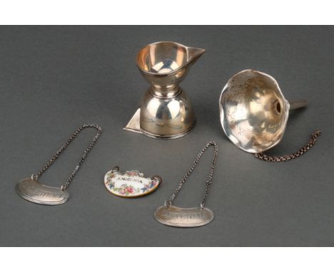 A George III Double-Ended Spouted Measure, by Thomas Phipps & Edward Robinson, 1795, London, with gilded interior bowls (smal