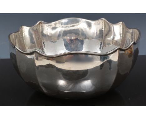Italian silver circular basin, Battuto a Mano, 800 standard, lightly fluted, 7oz, diameter 15.5cm.