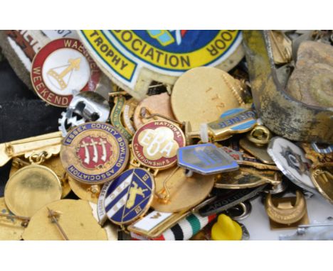 Collection of badges, including Boys Brigade, enamel bowling badges etc.