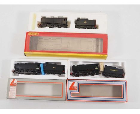 A group of HORNBY OO gauge class Q1 steam locomotives in varying BR black liveries (one at cross over era still labelled Sout