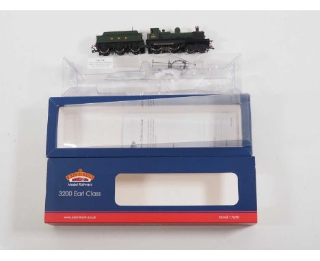 A BACHMANN / CHELTENHAM MODEL CENTRE limited edition 31-087 OO gauge Dukedog class steam locomotive in GWR green livery - VG/