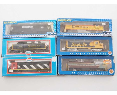 A group of HO gauge American outline diesel locomotives by BACHMANN and MODEL POWER, some DCC fitted - G/VG in G boxes (6)