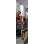 9' fiberglass step ladder